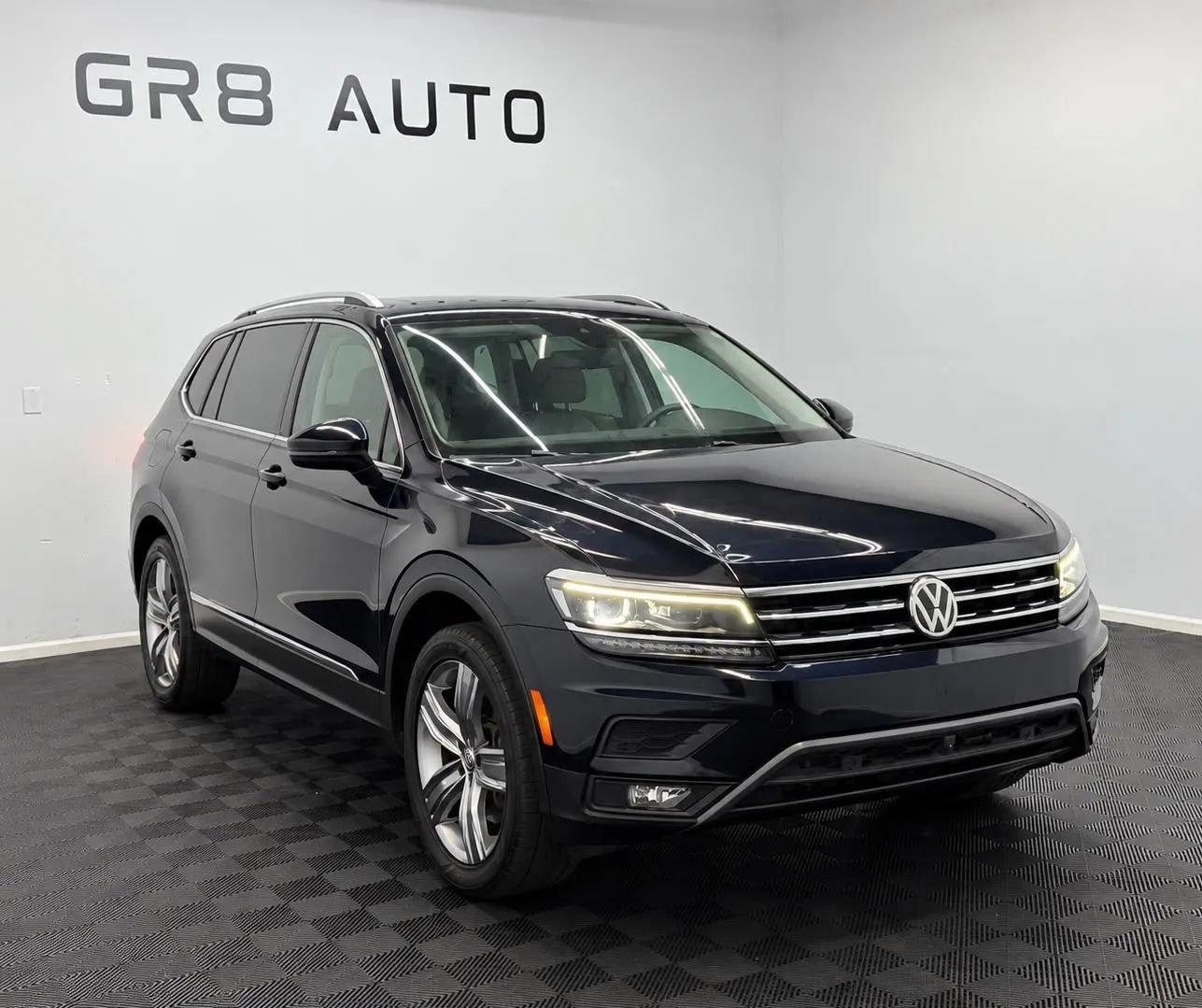 Used 2019 Volkswagen Tiguan SEL Premium AWD/4WD image 1