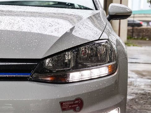 Used 2019 Volkswagen e-Golf SE w/ Driver Assistance Package image 7