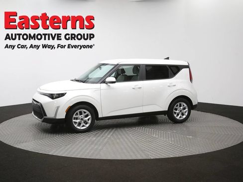 Used 2025 Kia Soul LX FWD image 56