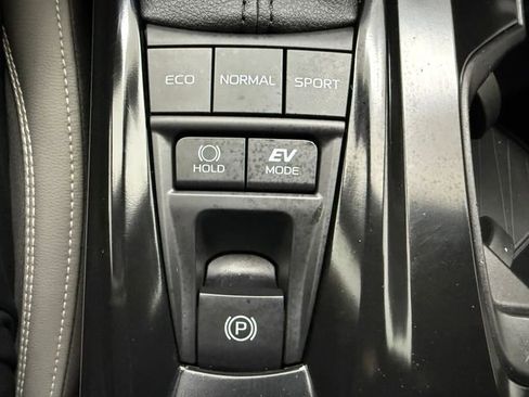 Used 2025 Toyota Camry SE w/ Convenience Package image 21