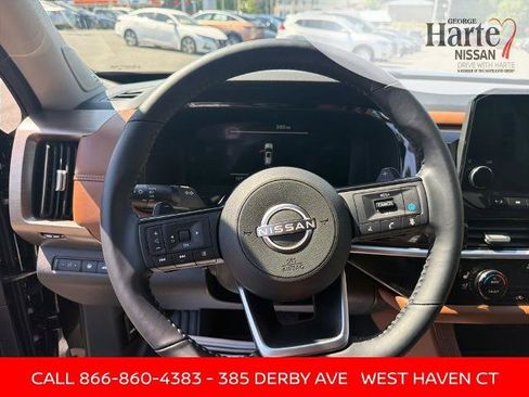 Certified 2025 Nissan Pathfinder Platinum w/ Cargo Package AWD/4WD image 12