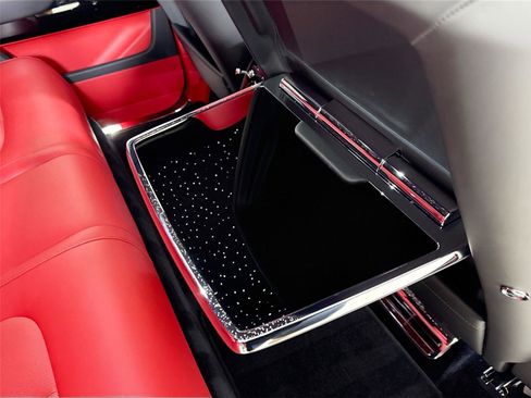 Used 2024 Rolls-Royce Cullinan image 34