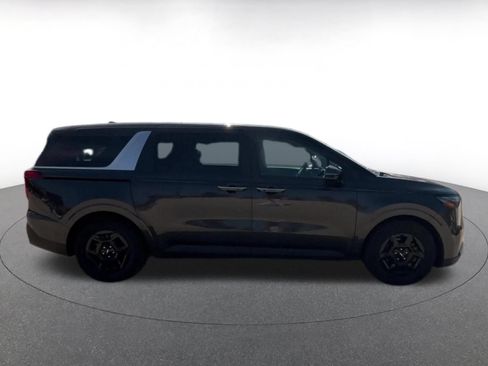 Used 2026 Kia Carnival FWD image 16