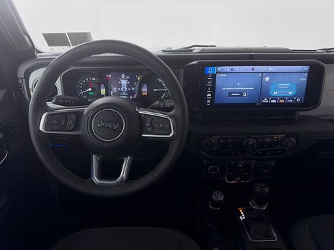 Used 2025 Jeep Wrangler Sahara w/ Safety Group image 23