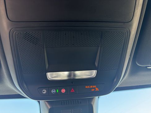 Used 2025 Chevrolet Equinox LT AWD/4WD image 19