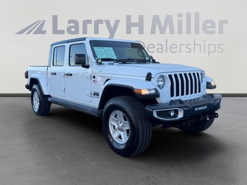 Used 2021 Jeep Gladiator Sport image 7