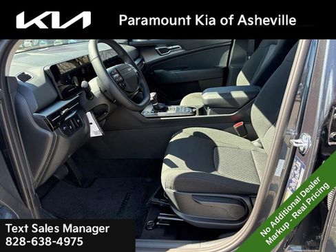New 2026 Kia Sportage LX image 16