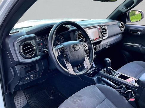 Certified 2019 Toyota Tacoma TRD Off-Road w/ Technology Package AWD/4WD image 20
