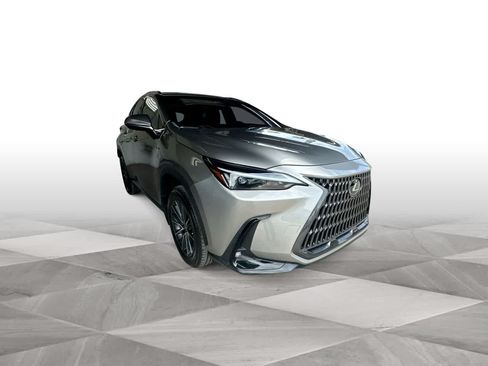Used 2023 Lexus NX 250 FWD w/ Towing Package (2000 Lbs) image 2