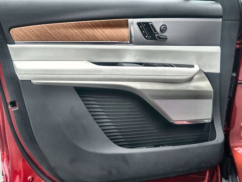 New 2026 Cadillac Vistiq Sport image 72