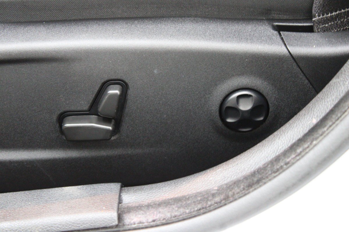Used 2021 Chrysler 300 Touring L RWD image 16
