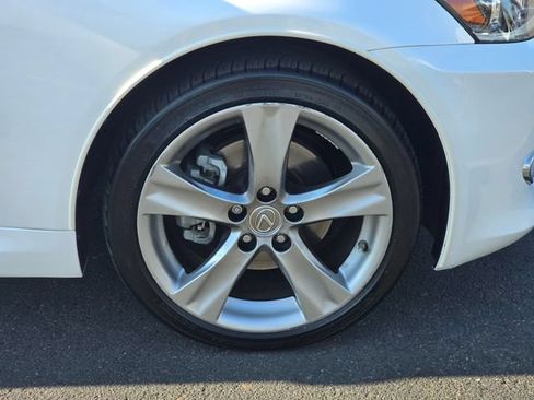 Used 2015 Lexus IS 250C w/ Luxury Package RWD image 11