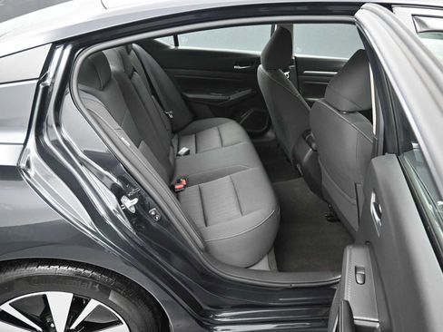 Used 2022 Nissan Altima 2.5 SV image 12