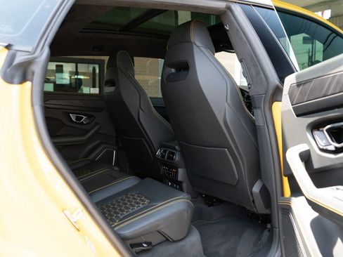 Used 2021 Lamborghini Urus AWD/4WD image 61
