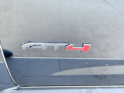 Used 2022 GMC Canyon AT4 image 10