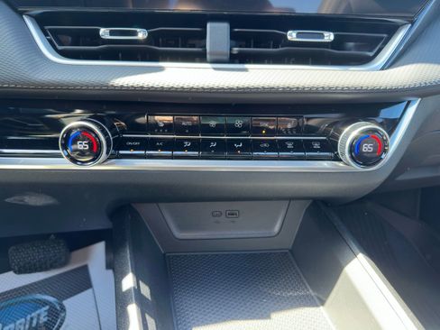 New 2026 Chevrolet Equinox LT w/ Convenience Package II AWD/4WD image 17