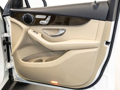 Used 2020 Mercedes-Benz GLC 300 GLC 300 image 26