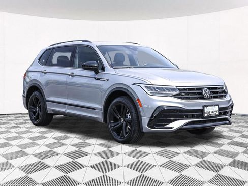 Used 2024 Volkswagen Tiguan SE R-Line AWD/4WD image 10