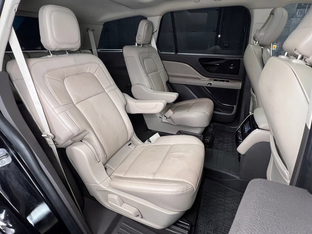 Used 2020 Lincoln Aviator Reserve w/ Equipment Group 201A AWD/4WD image 30