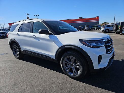 New 2026 Ford Explorer Active w/ Active Comfort Package image 1