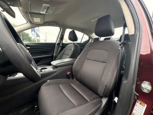 Used 2025 Nissan Altima 2.5 SV AWD/4WD image 13