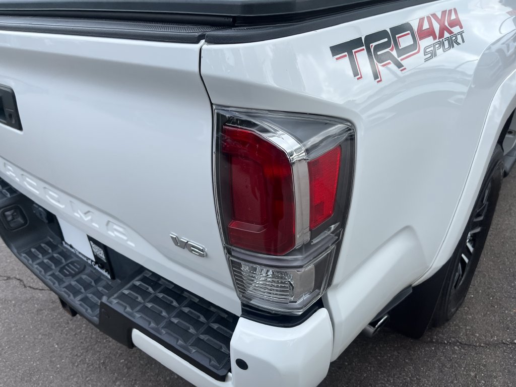 Used 2020 Toyota Tacoma TRD Sport w/ TRD Premium Sport Package AWD/4WD image 44