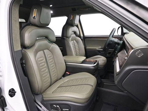 Used 2023 Rivian R1T Adventure image 27