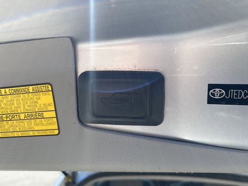 Used 2013 Toyota Highlander Limited AWD/4WD image 39