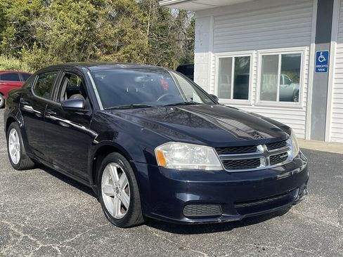 Used 2012 Dodge Avenger SXT image 2