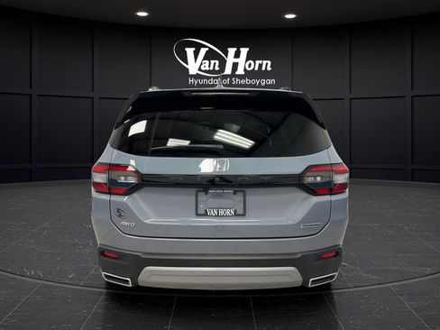 Used 2024 Honda Pilot Touring image 5