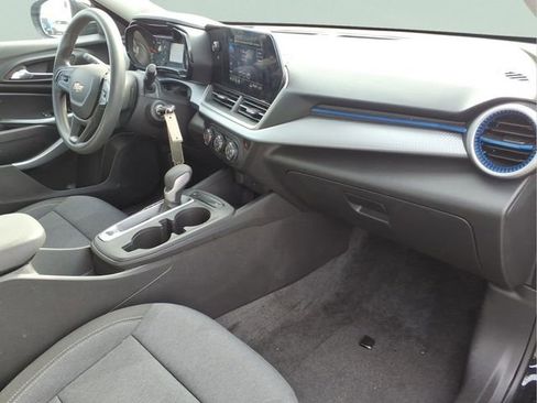 Used 2024 Chevrolet Trax LS w/ LS Convenience Package image 23