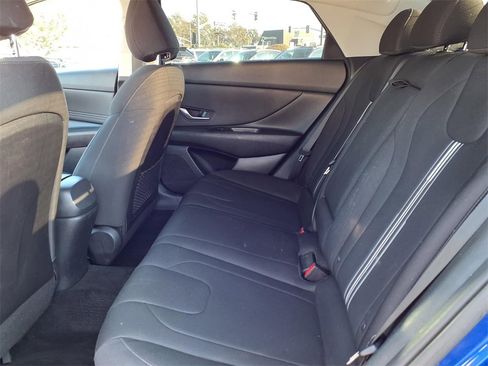 Used 2021 Hyundai Elantra SEL w/ Convenience + Premium Package image 11