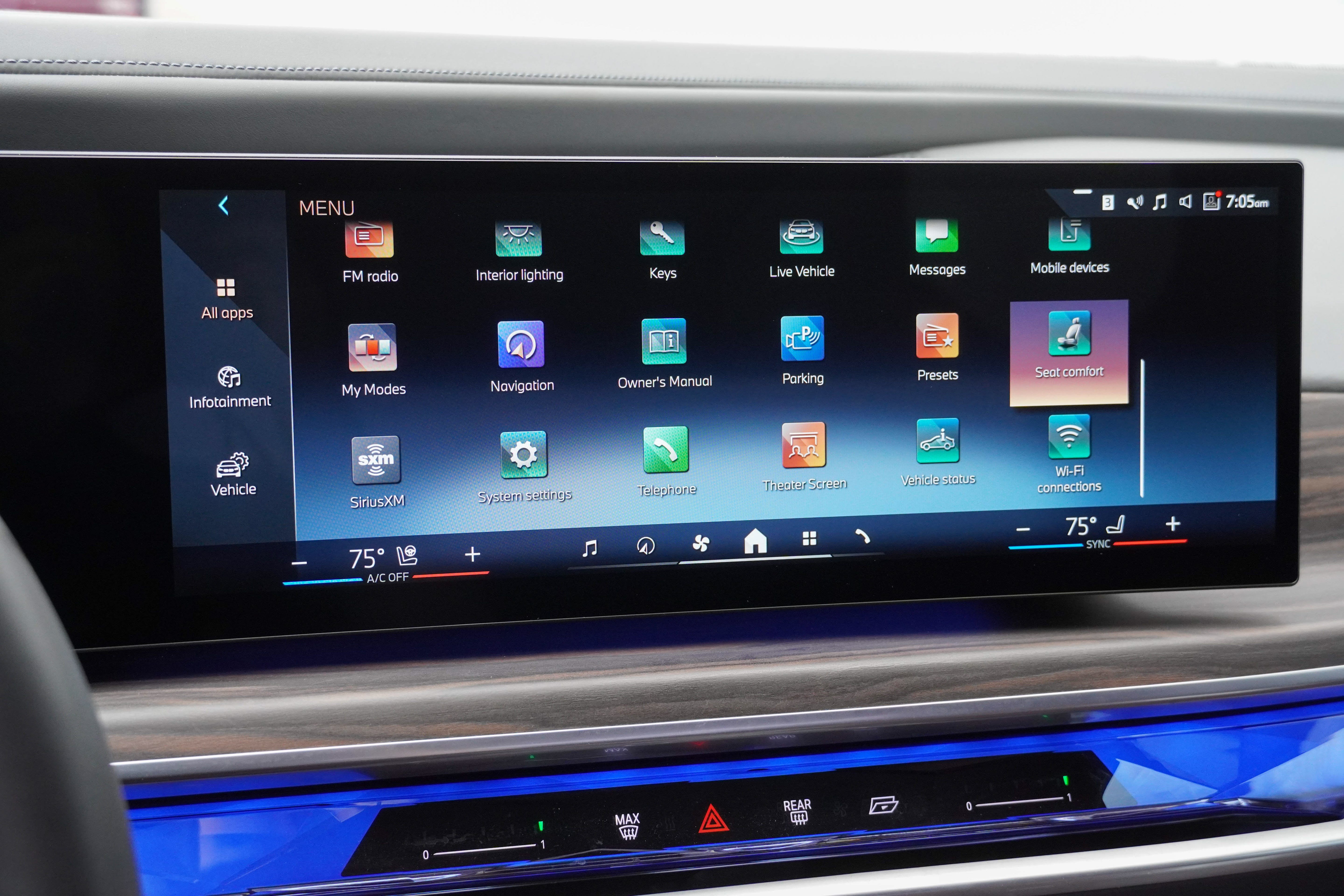 Certified 2023 BMW i7 xDrive60 w/ Executive Package 2 AWD/4WD image 24