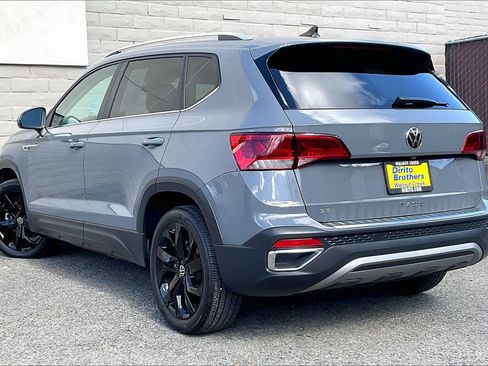 Certified 2023 Volkswagen Taos SE w/ Black Wheel Package image 10