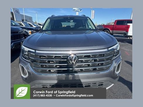 Used 2024 Volkswagen Atlas SE image 1