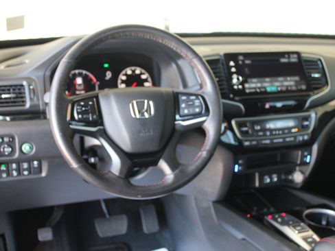 Used 2025 Honda Ridgeline Black Edition image 18