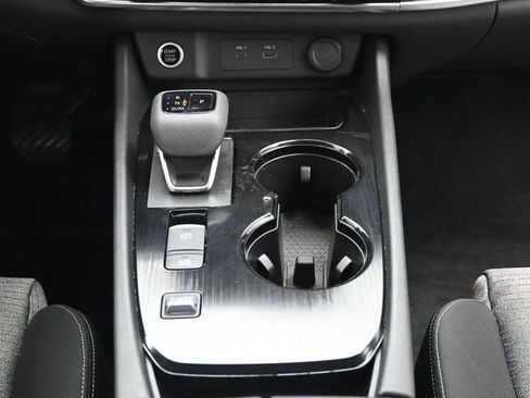 Used 2023 Nissan Rogue SV image 27