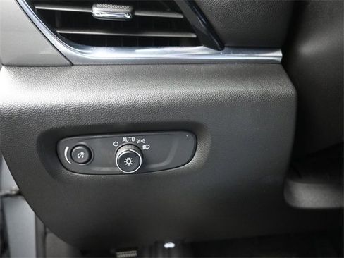 Certified 2023 Chevrolet Traverse LT image 35