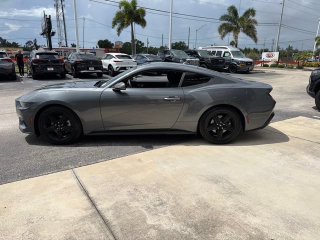Used 2026 Ford Mustang Coupe RWD image 5
