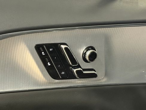Certified 2024 Cadillac Lyriq Tech RWD image 28