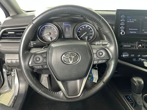 Used 2024 Toyota Camry SE image 14