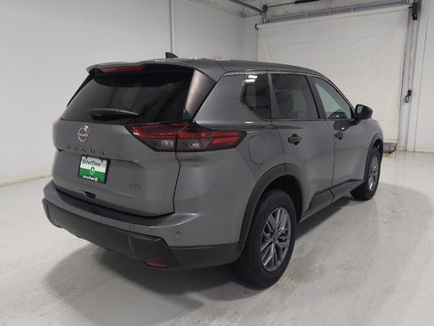 Used 2024 Nissan Rogue S AWD/4WD image 9