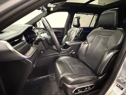 Used 2022 Jeep Grand Cherokee L Overland w/ Advanced Protech Group III image 16