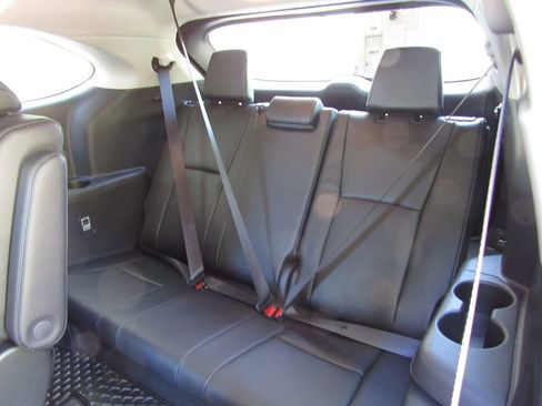Used 2025 Toyota Highlander Platinum AWD/4WD image 19