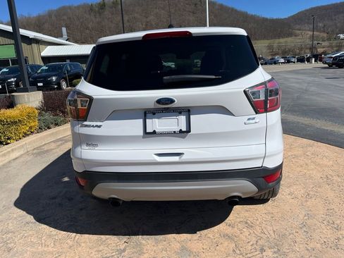 Used 2017 Ford Escape SE image 6