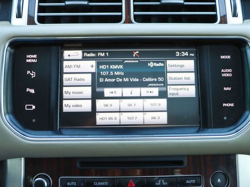 Used 2015 Land Rover Range Rover HSE image 35