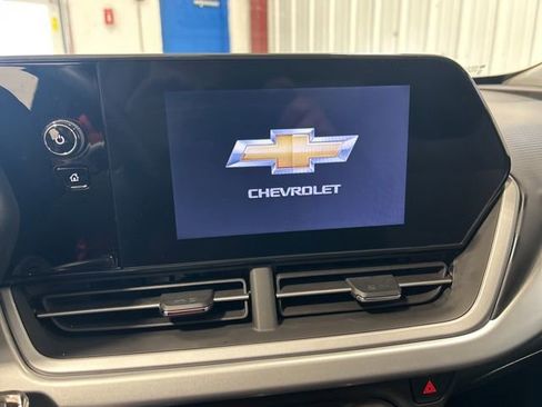 Used 2024 Chevrolet Trax LS w/ LS Convenience Package image 18