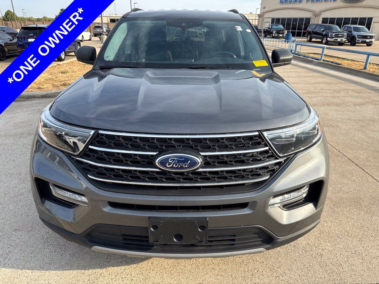 Used 2023 Ford Explorer XLT w/ Equipment Group 202A AWD/4WD image 2