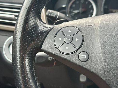 Used 2010 Mercedes-Benz E 550 E 550 image 24