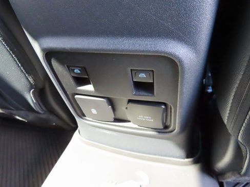 Used 2022 Ford Bronco Wildtrak image 38